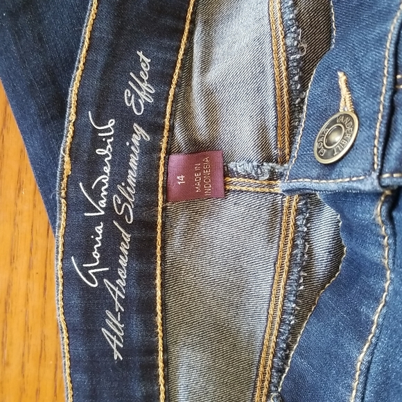 Gloria Vanderbilt Comfort Curvy Jeans - Picture 7 of 7